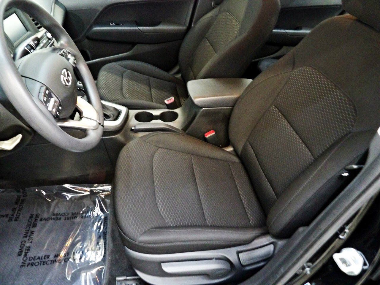 Used 2019 Hyundai Elantra SE w/ Cargo Package FWD image 16