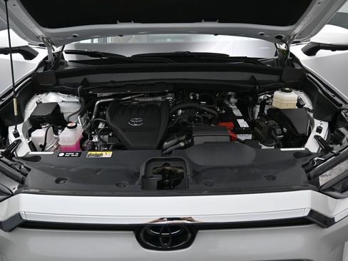 Certified 2024 Toyota Grand Highlander AWD image 40