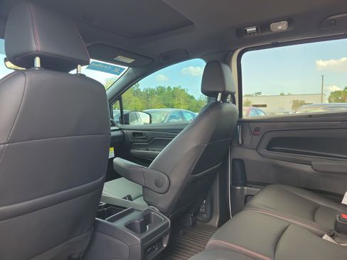Certified 2024 Honda Odyssey Sport image 16