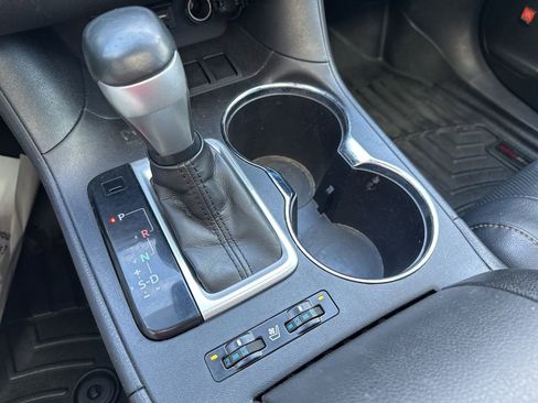 Used 2019 Toyota Highlander Limited image 10