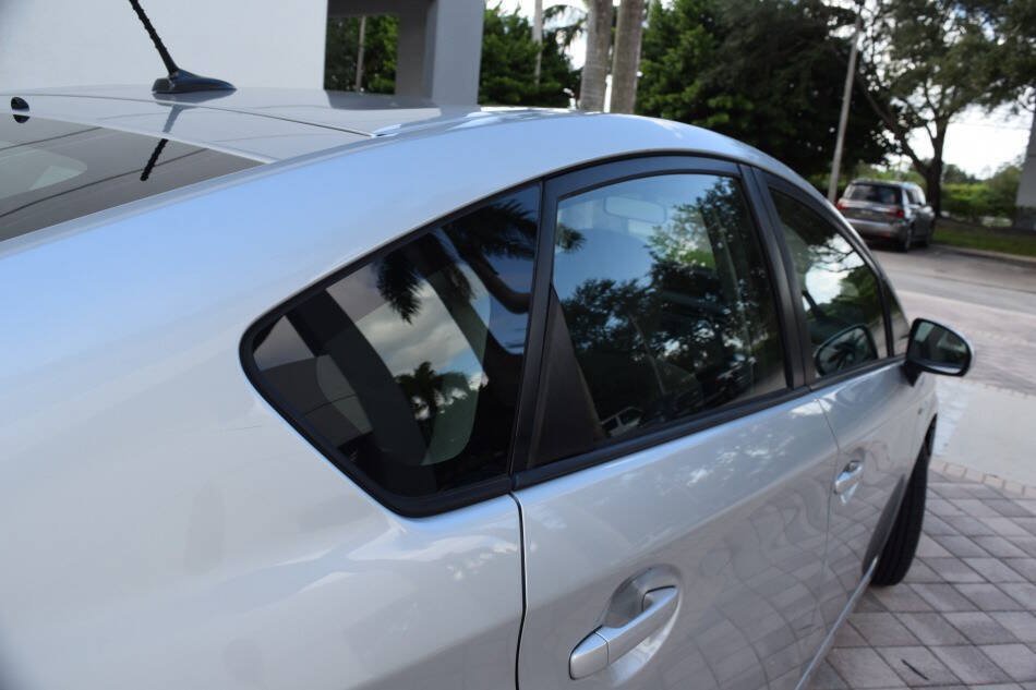 Used 2010 Toyota Prius Two w/ Preferred Accessory Pkg FWD image 32