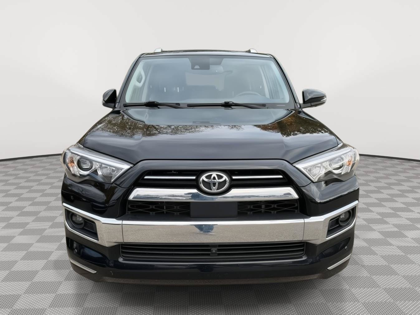 Used 2022 Toyota 4Runner Limited AWD/4WD image 2