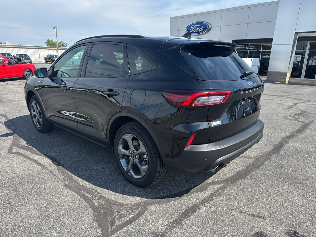 Used 2025 Ford Escape ST-Line w/ Tech Pack #1 AWD/4WD image 6