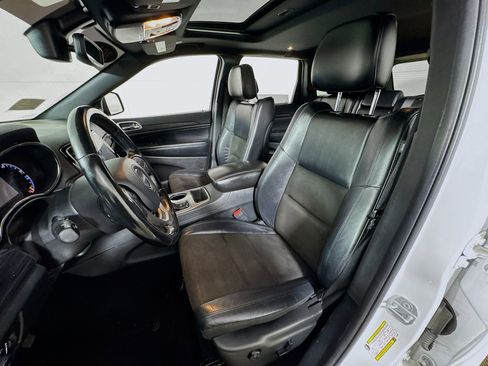 Used 2020 Jeep Grand Cherokee Altitude AWD/4WD image 15