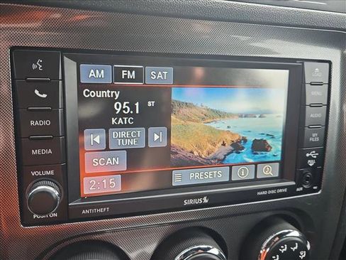 Used 2014 Dodge Challenger SXT image 13