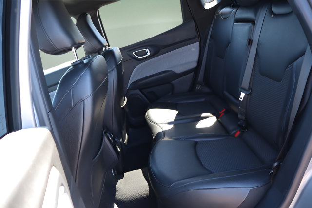 Used 2024 Jeep Compass Latitude AWD/4WD image 23