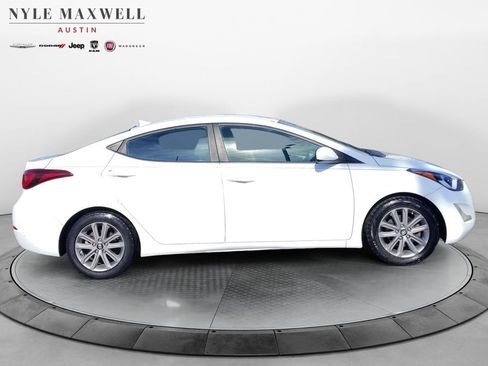 Used 2014 Hyundai Elantra SE w/ Option Group 02 image 16