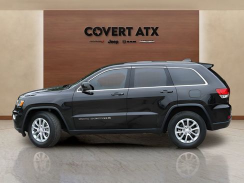 Used 2022 Jeep Grand Cherokee Laredo X RWD image 2