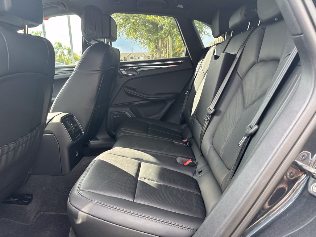 Certified 2026 Porsche Macan S AWD/4WD image 8