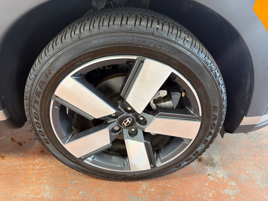 Certified 2024 Hyundai Santa Fe Limited AWD/4WD image 10