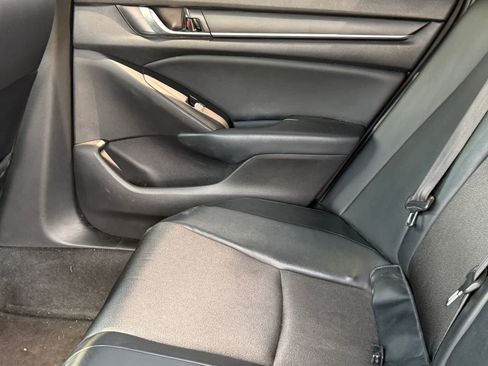 Used 2018 Honda Accord Sport image 11