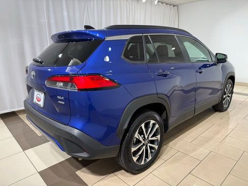 Certified 2025 Toyota Corolla Cross XLE image 5