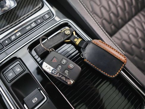 Used 2020 Jaguar F-PACE SVR image 42