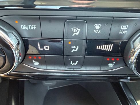 New 2026 Chevrolet Trax LT w/ LT Convenience Package FWD image 25