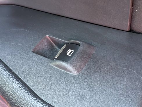 Used 2024 Ford Expedition XLT RWD image 38