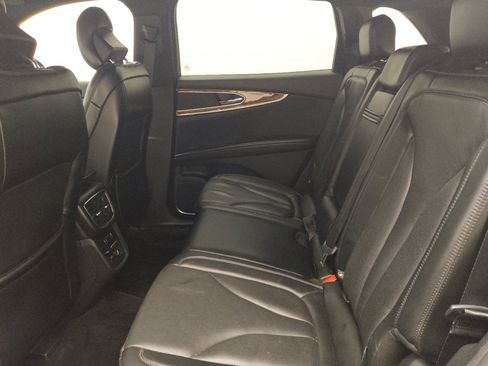 Used 2016 Lincoln MKX Reserve w/ Driver Assistance Package AWD/4WD image 18