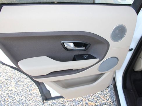 Used 2014 Land Rover Range Rover Evoque Pure image 22