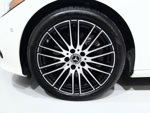 Used 2025 Mercedes-Benz C 300 4MATIC Sedan image 16