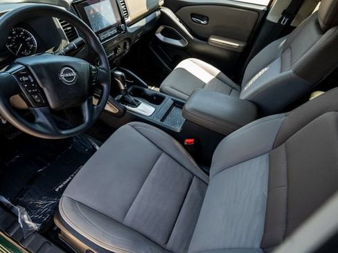 Used 2022 Nissan Frontier SV RWD image 7