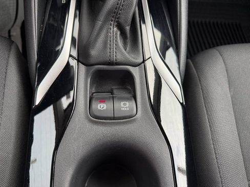 Used 2022 Toyota Corolla LE FWD image 23