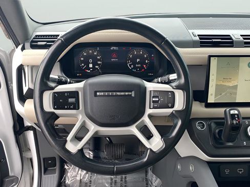 Used 2022 Land Rover Defender 110 S image 11