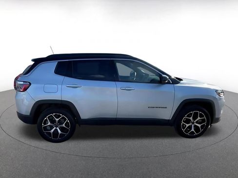 Used 2025 Jeep Compass Limited image 16