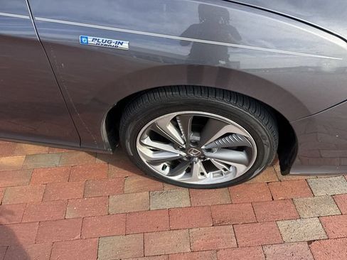 Used 2018 Honda Clarity Touring image 17