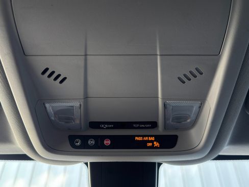 Used 2020 Chevrolet Equinox LS FWD image 27