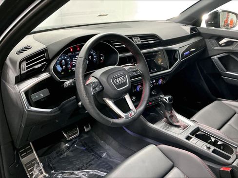 Certified 2025 Audi Q3 2.0T Premium Plus w/ Premium Plus Package image 17