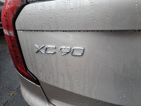 New 2026 Volvo XC90 T8 Plus w/ Protection Package Premier image 5