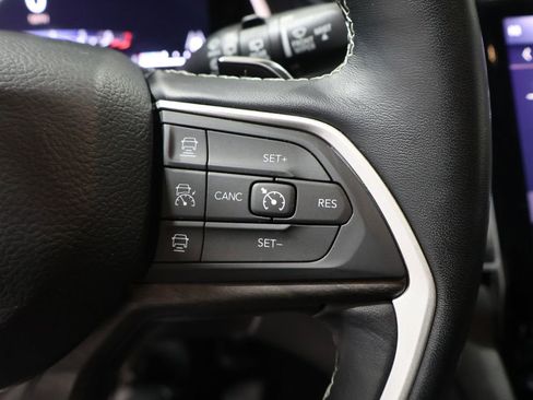 Certified 2022 Jeep Grand Cherokee L Limited image 41