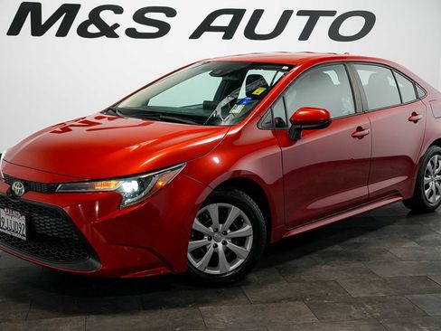 Used 2021 Toyota Corolla LE FWD image 2