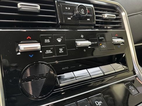 New 2025 Nissan Armada SV image 9