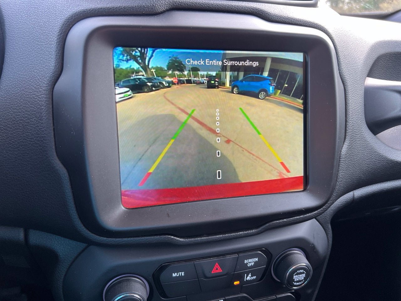 Used 2023 Jeep Renegade Latitude AWD/4WD image 19
