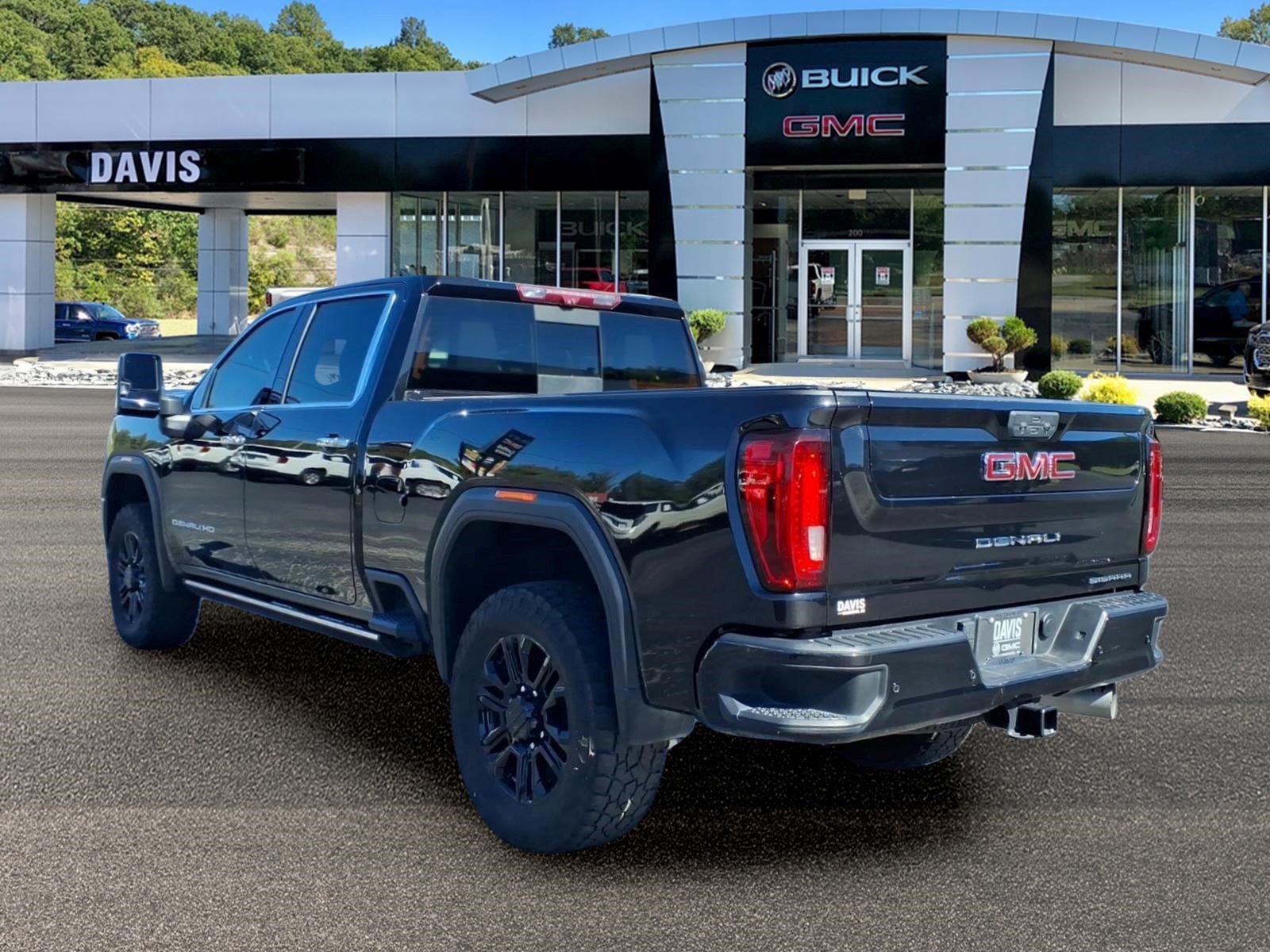 Used 2022 GMC Sierra 3500 Denali w/ Denali Black Diamond Edition AWD/4WD image 4