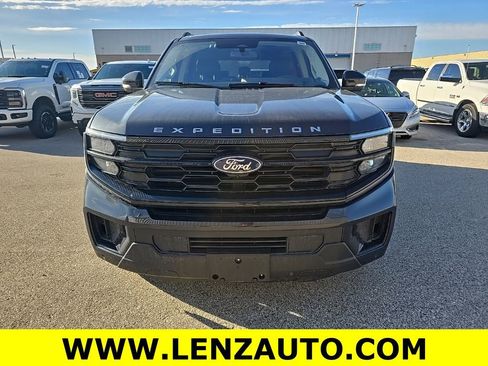 Used 2025 Ford Expedition Active image 2