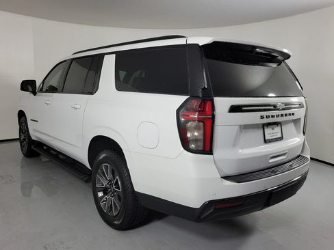 Used 2023 Chevrolet Suburban Z71 w/ Luxury Package AWD/4WD image 4