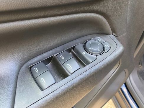 Used 2021 Chevrolet Equinox LT FWD image 13