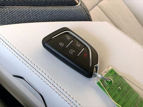 New 2026 Cadillac Optiq Sport 2 image 37