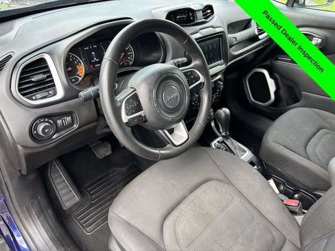 Used 2018 Jeep Renegade Latitude FWD image 8