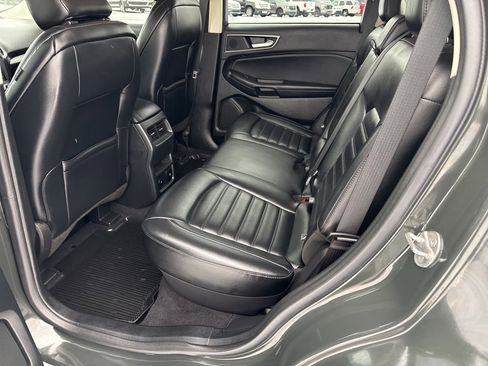 Used 2022 Ford Edge SEL w/ Convenience Package image 16