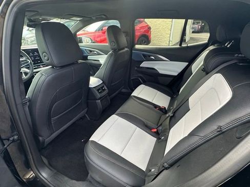 Used 2024 Chevrolet Equinox EV LT image 15