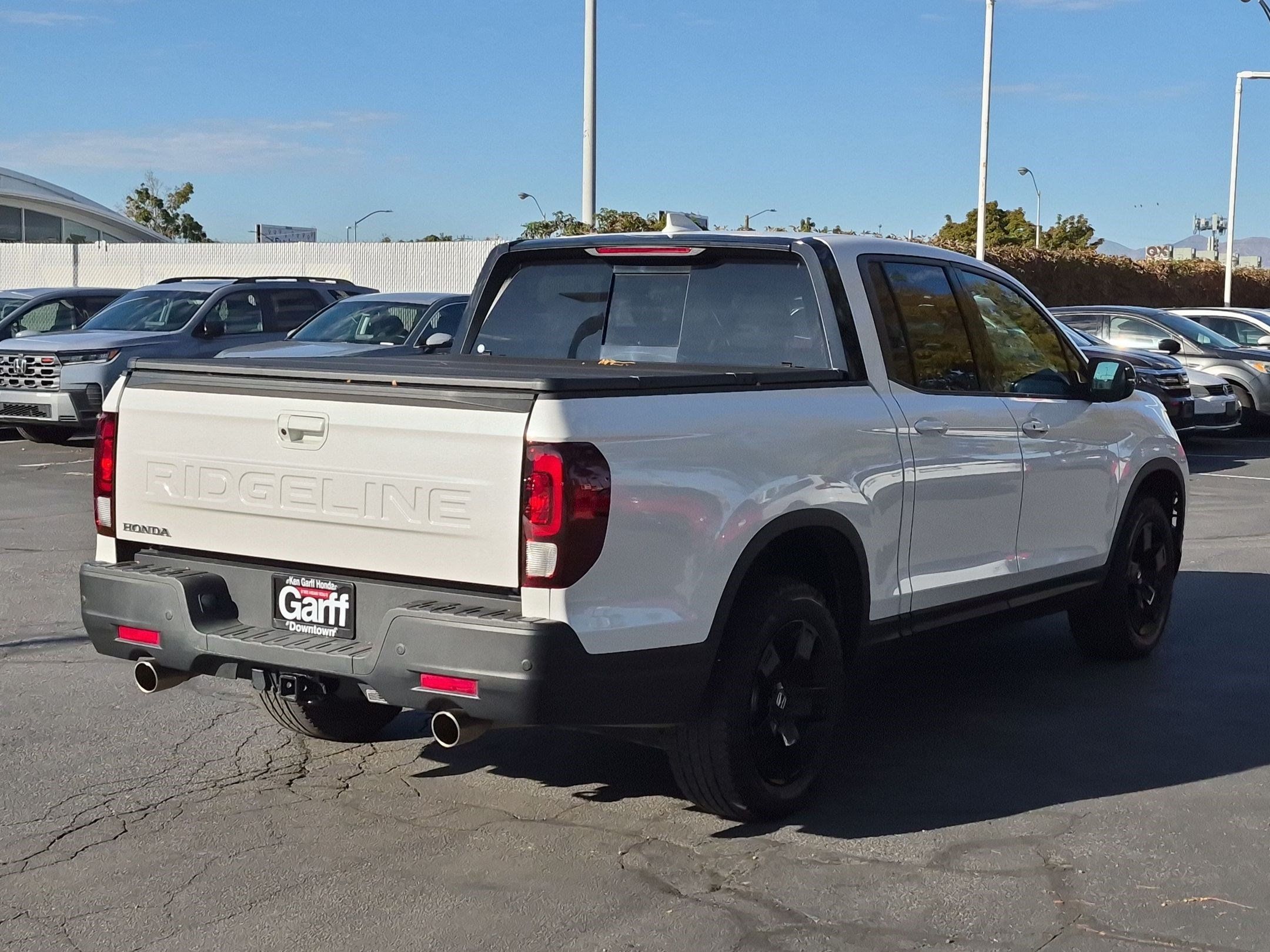 Certified 2024 Honda Ridgeline Black Edition image 3