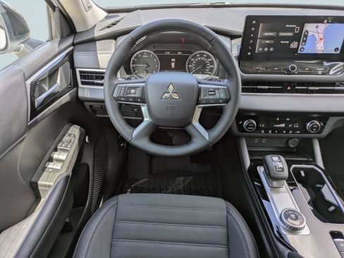 New 2026 Mitsubishi Outlander AWD image 17