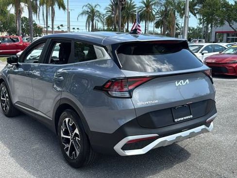 Used 2025 Kia Sportage EX image 5