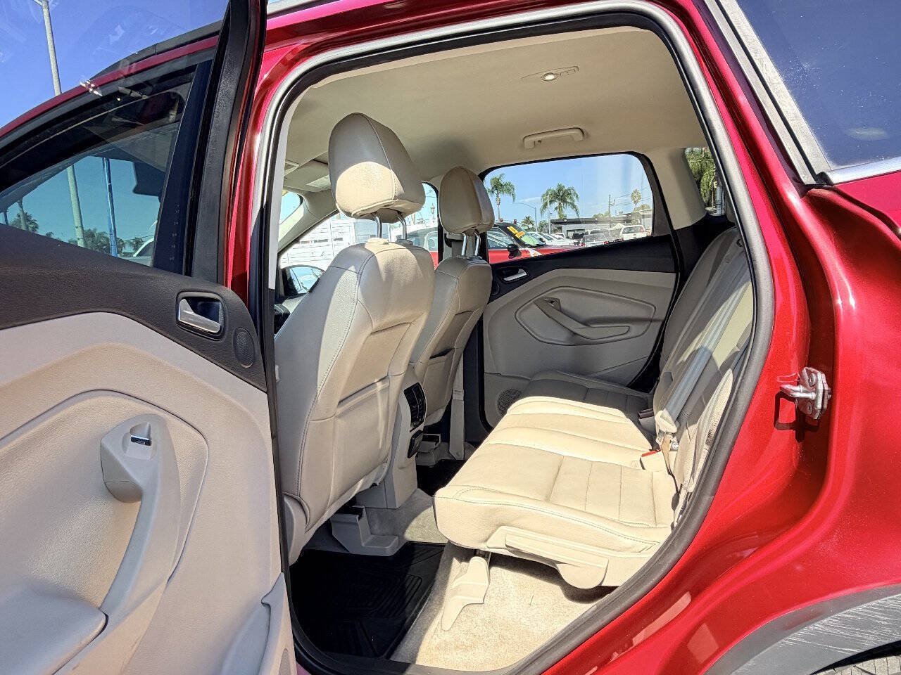 Used 2015 Ford Escape SE w/ Equipment Group 201A AWD/4WD image 16