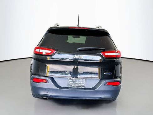 Used 2016 Jeep Cherokee Latitude w/ Comfort & Sound Group FWD image 6