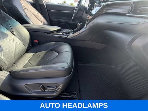 Used 2018 Toyota Camry XLE w/ Protection Package (Q2) FWD image 13