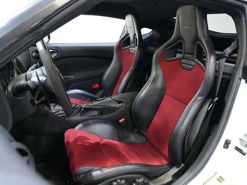 Used 2020 Nissan 370Z NISMO image 27