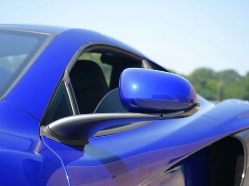 Used 2015 McLaren 650S Spider image 21